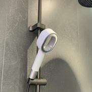 Duschmunstycke med Filter – Mot Grönt, Torrt & Skadat Hår